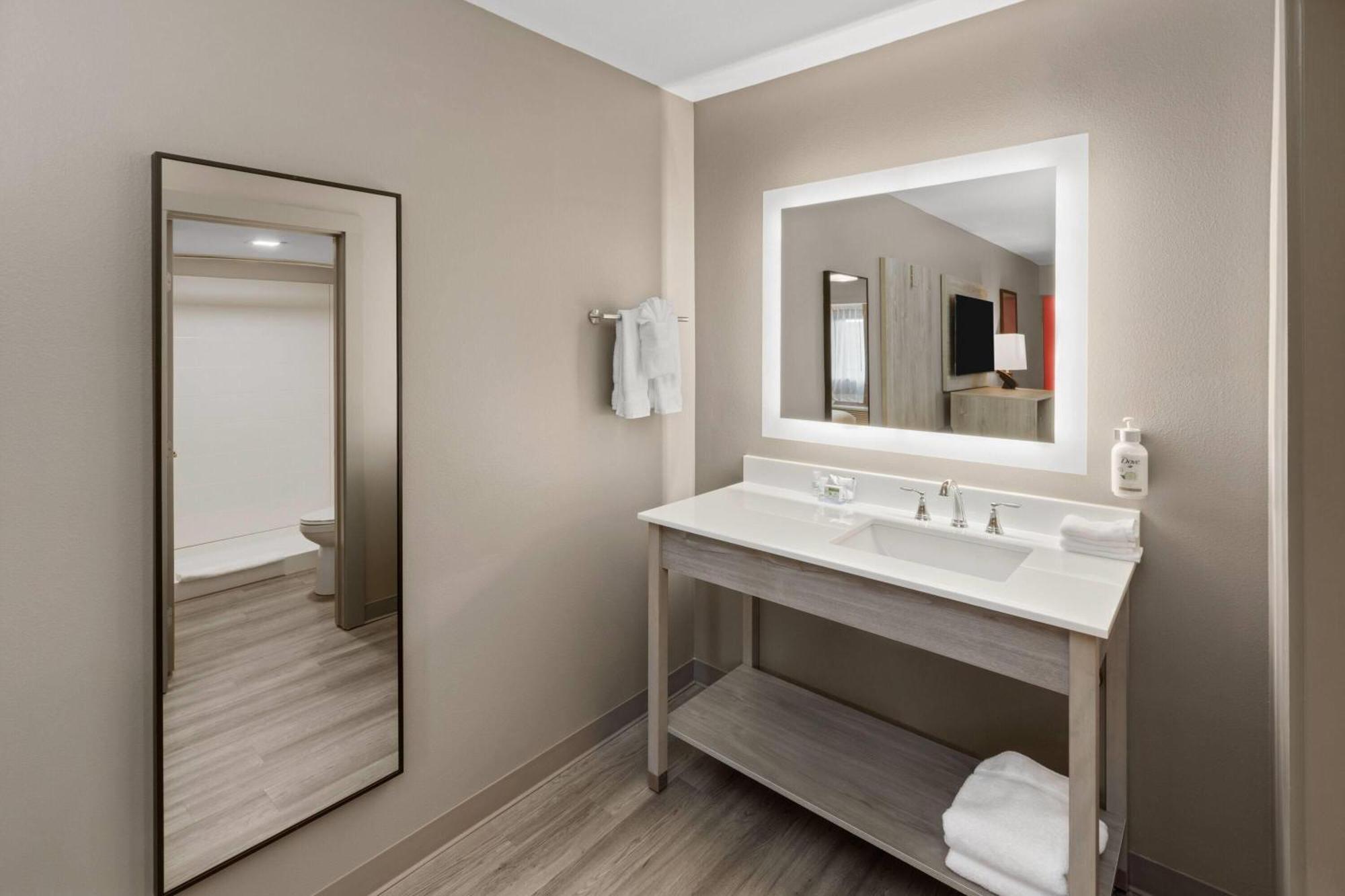 Days Inn By Wyndham Kenner/New Orleans Airport South Exteriör bild